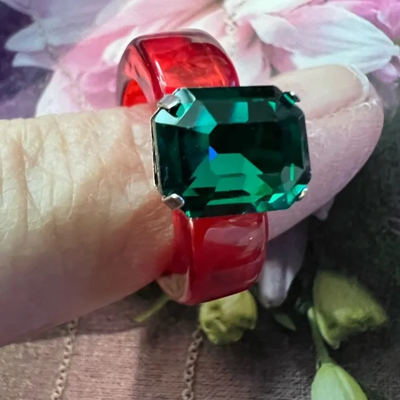 🆕️ Emerald Green and Ruby Red Lucite Ring - Picture 5 of 9